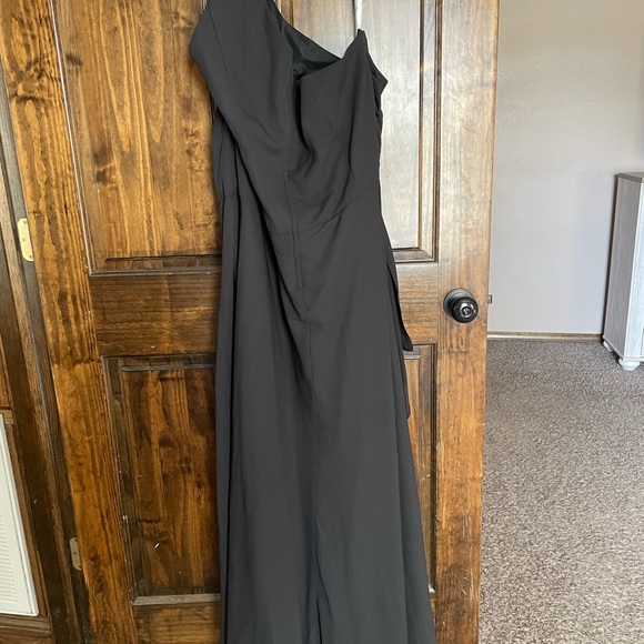 David's Bridal Dresses & Skirts - Elegant Black Plus size One-Shoulder Dress - size 24